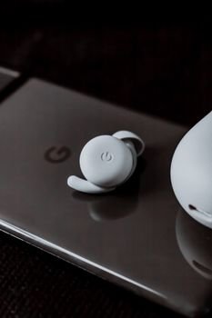 Wireless Bluetooth Earbuds